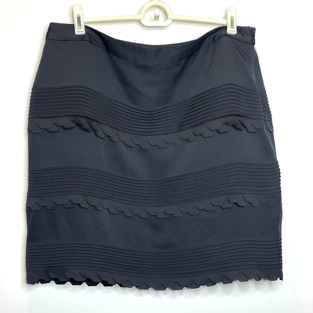 Banana Republic Black Ruffle Skirt Whimsigoth‎